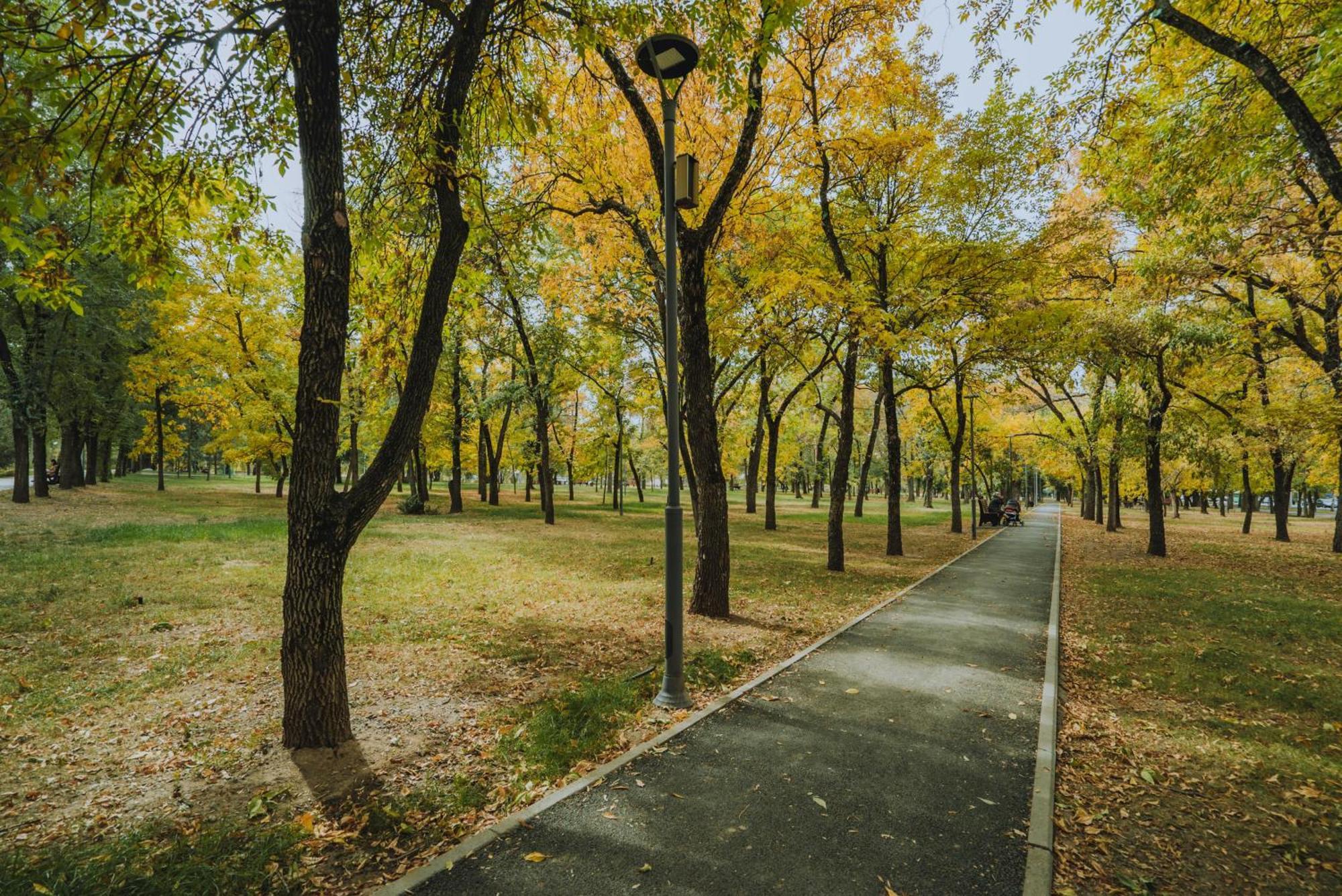 Nadezhda Apartments On Zhibek Zholy Avenue 33 알마티 외부 사진