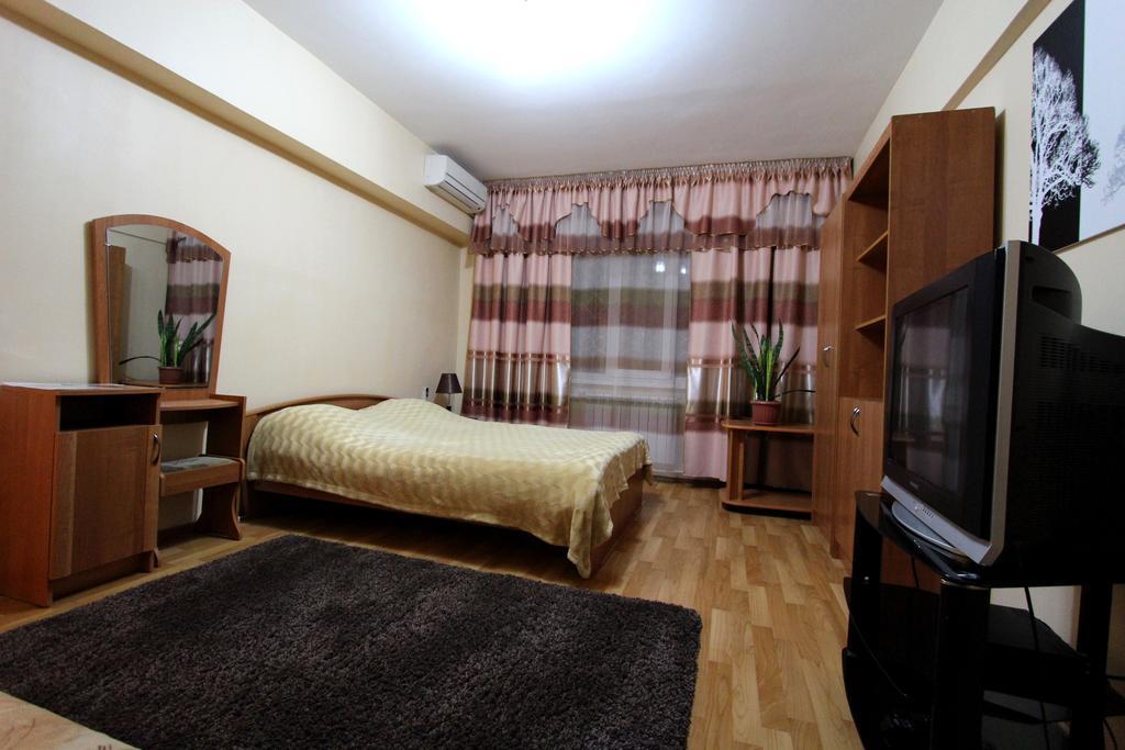 Nadezhda Apartments On Zhibek Zholy Avenue 33 알마티 객실 사진